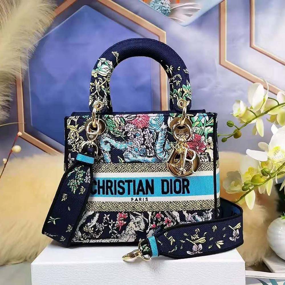 Close-up of D-Constellation embroidery on Dior Women Medium Lady D-Lite Bag