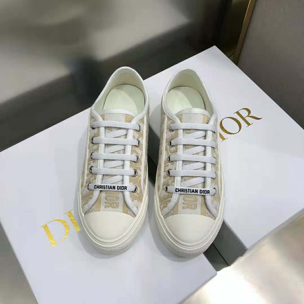 Close-up on metallic thread embroidery of Dior Women Walk’N’Dior Sneaker