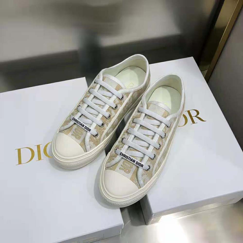 Top-down angle showing laces and silhouette of Dior Women Walk’N’Dior Sneaker