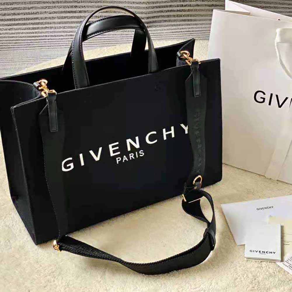 Close-up on silver-tone G logo hardware of Givenchy Medium G Tote