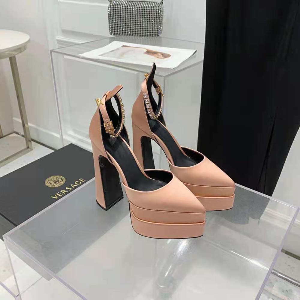 Top view showing 15.5cm heel and smooth leather of Versace pumps