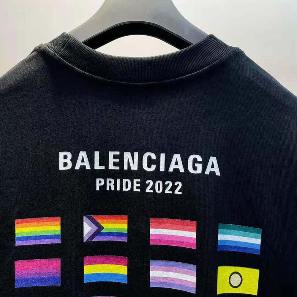 Balenciaga Women Pride 22 T-Shirt Oversized in Black and White Vintage Jersey - image 5
