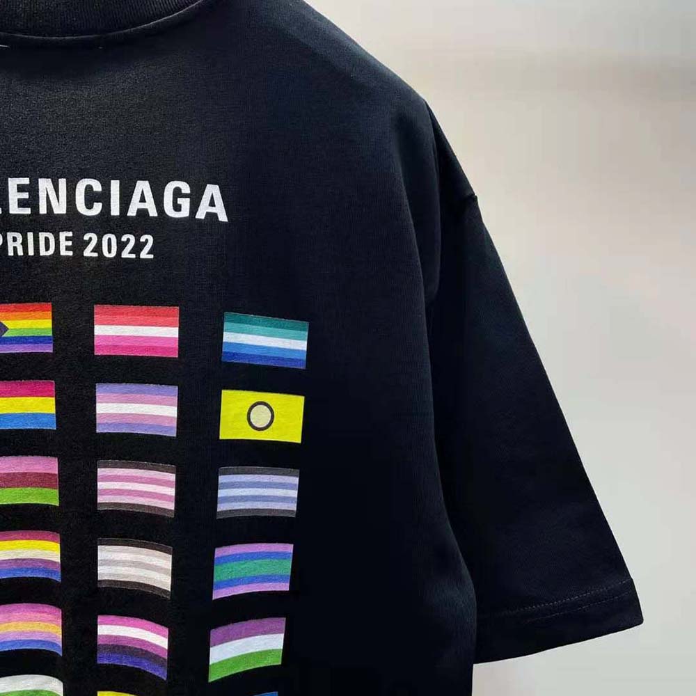 Balenciaga Women Pride 22 T-Shirt Oversized in Black and White Vintage Jersey - image 8