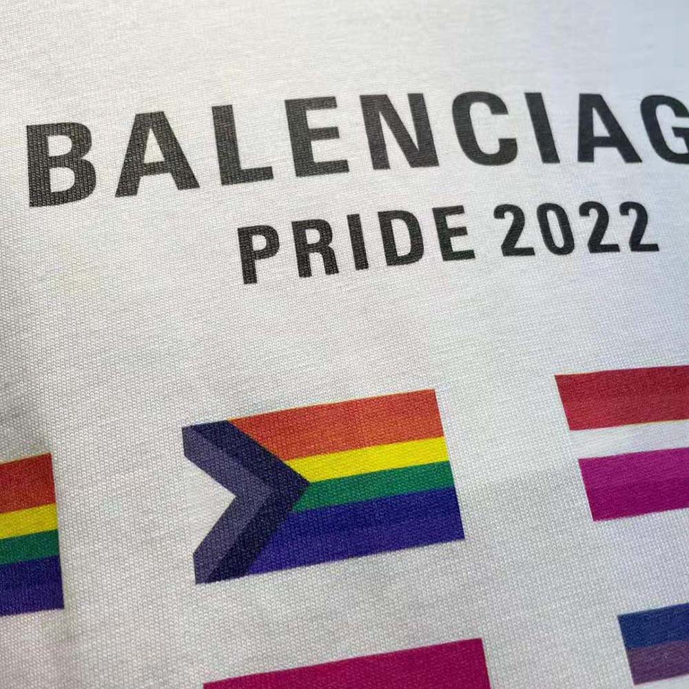 Balenciaga Women Pride 22 T-Shirt Oversized in White and Black Vintage Jersey - image 9