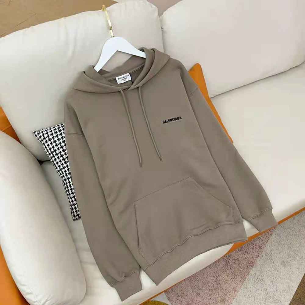Close-up of curly fleece texture on Balenciaga Men Hoodie Medium Fit