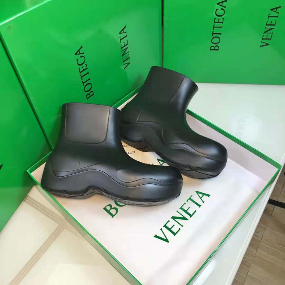 Bottega Veneta Unisex Puddle Ankle Boot-Black - image 5