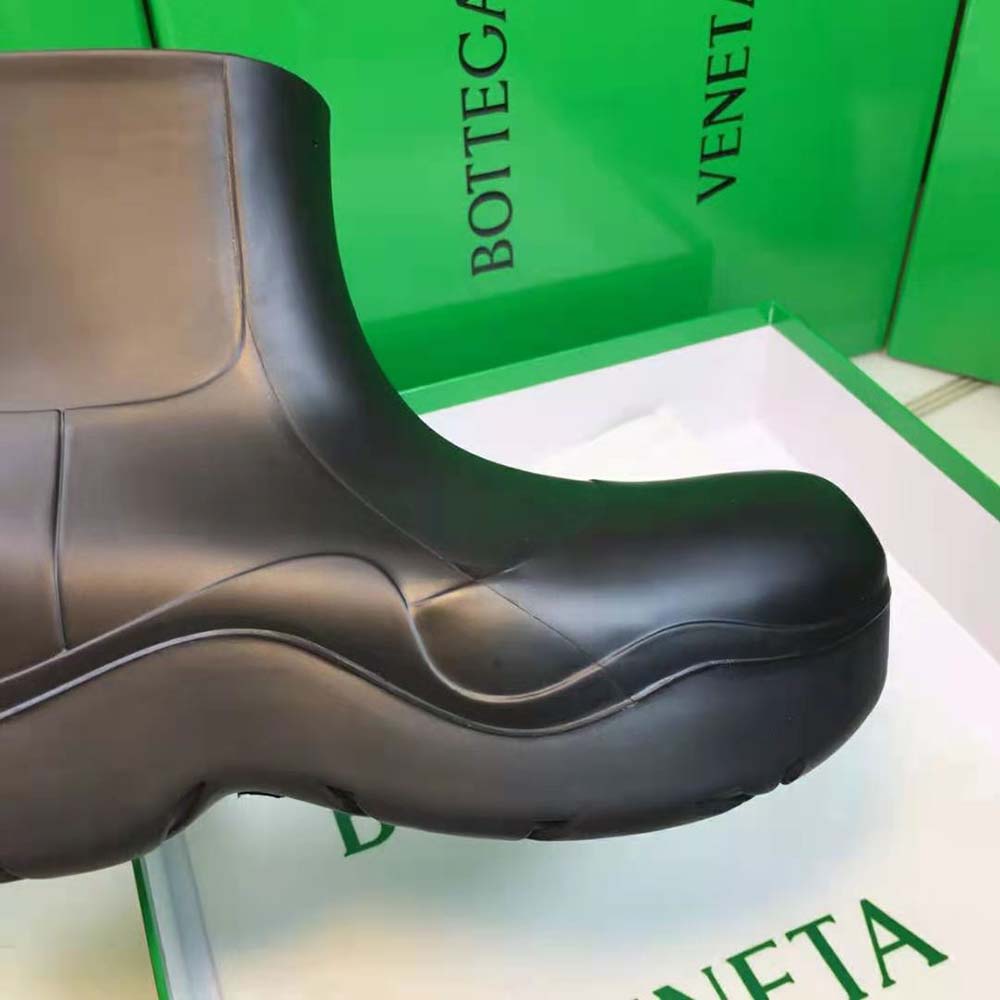 Bottega Veneta Unisex Puddle Ankle Boot-Black - image 9