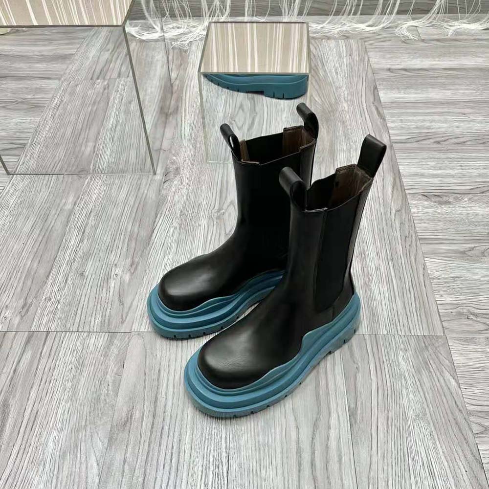 Detail of elastic side panel on Bottega Veneta Unisex Tire Chelsea Boot
