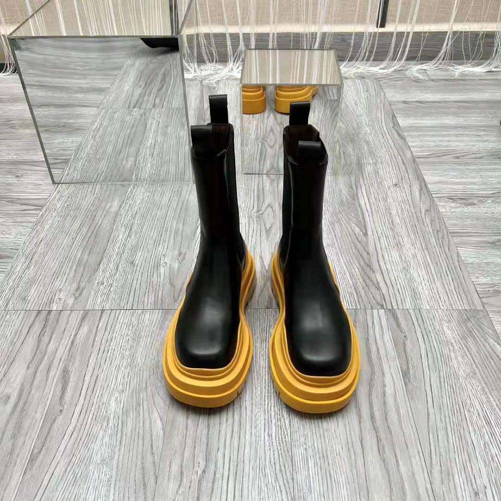 Close-up detail of tire-patterned sole on Bottega Veneta Unisex Tire Chelsea Boot