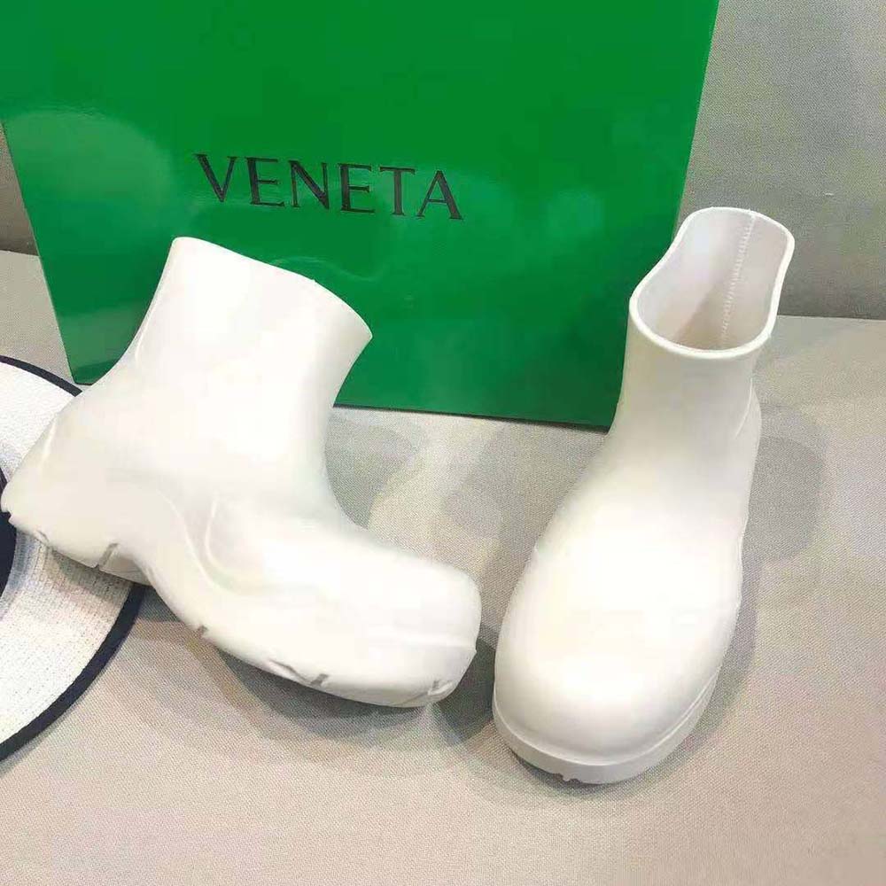 Bottega Veneta Unisex Puddle Ankle Boot-White - image 4