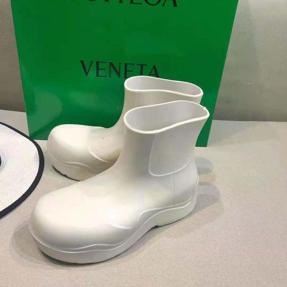 Bottega Veneta Unisex Puddle Ankle Boot-White - image 8