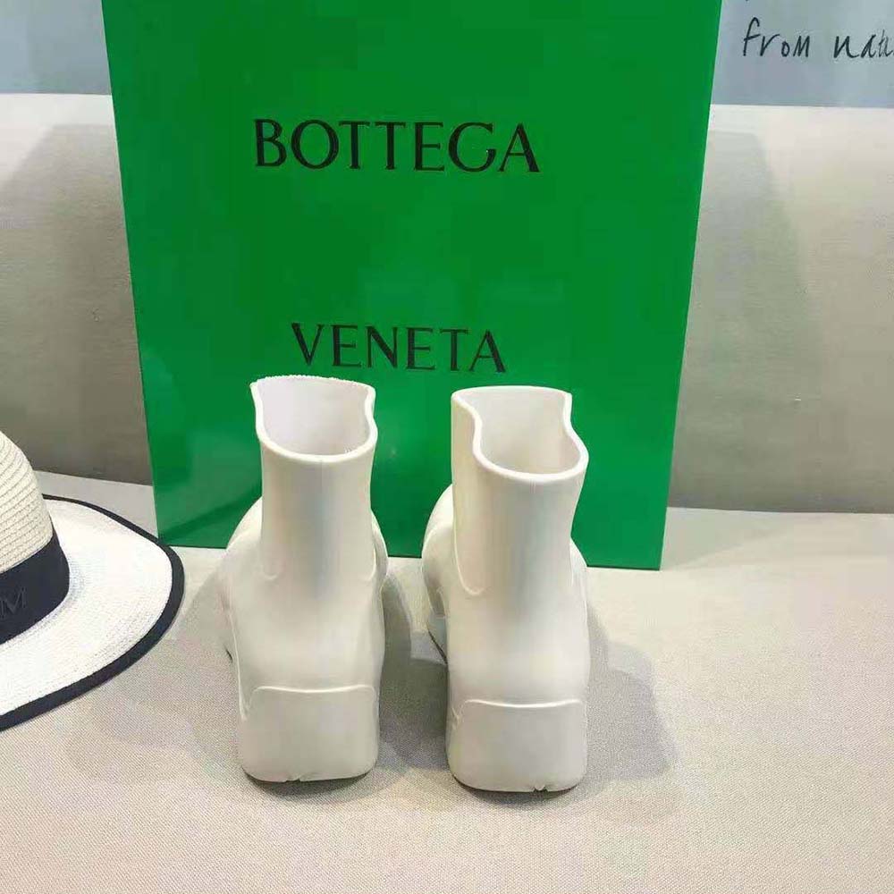 Bottega Veneta Unisex Puddle Ankle Boot-White - image 7