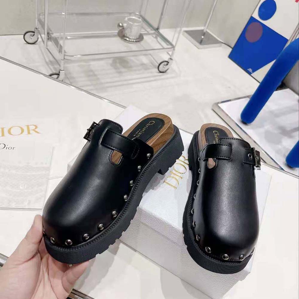 Overhead angle of Diorquake Clog Black Calfskin highlighting leather texture