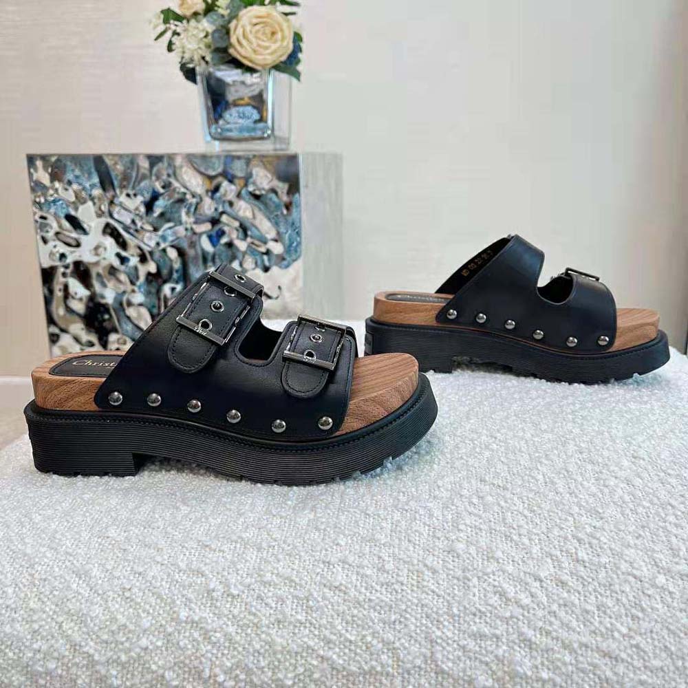Top-down view of Dior Women Diorquake Strap Sandal highlighting chunky sole