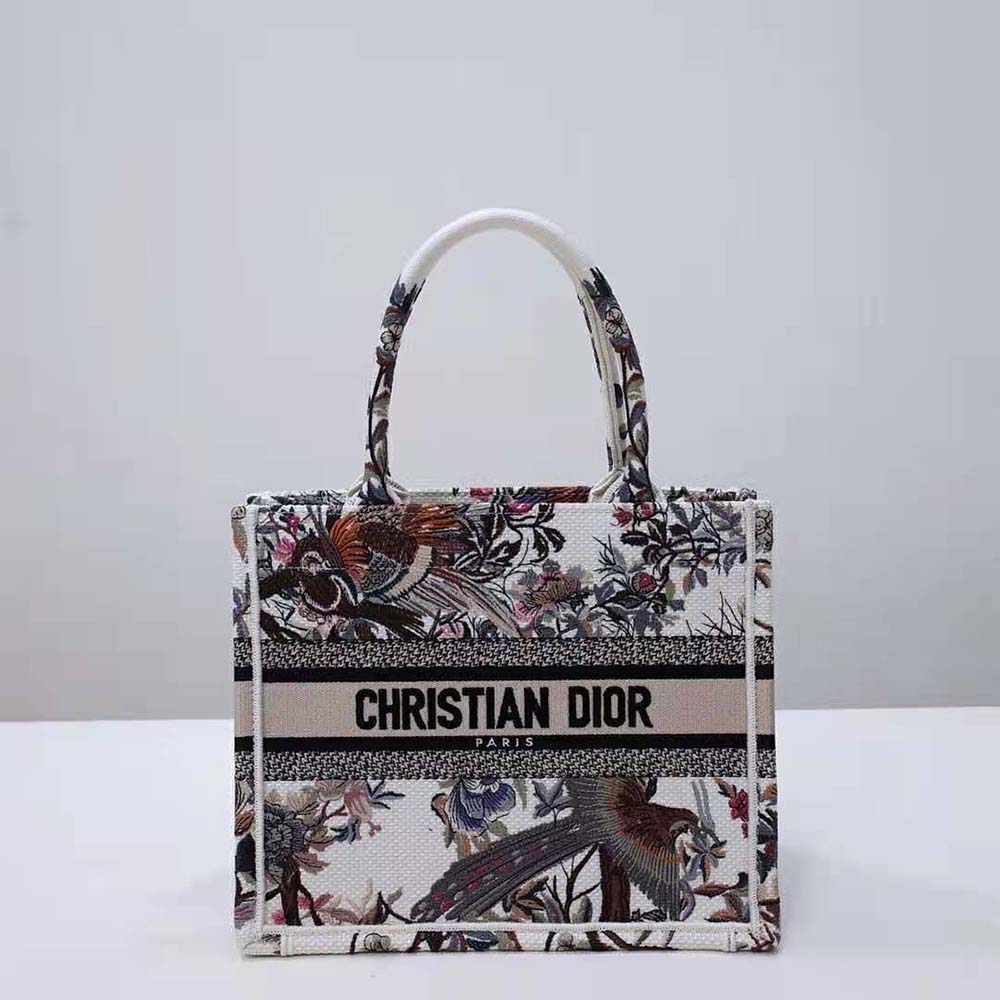 Close-up on Dior Jardin D’Hiver embroidery detail on small Dior tote