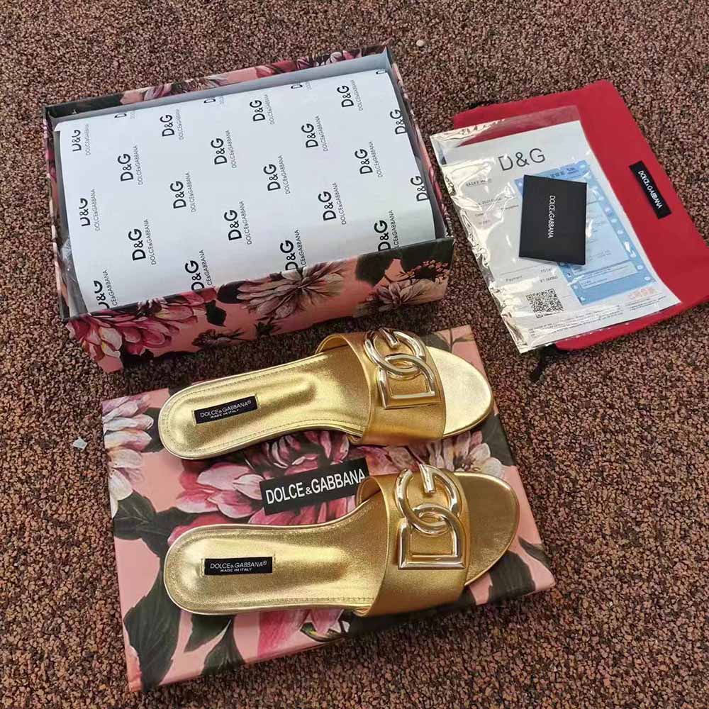 Top view highlighting gold nappa leather on Dolce Gabbana D&G slides