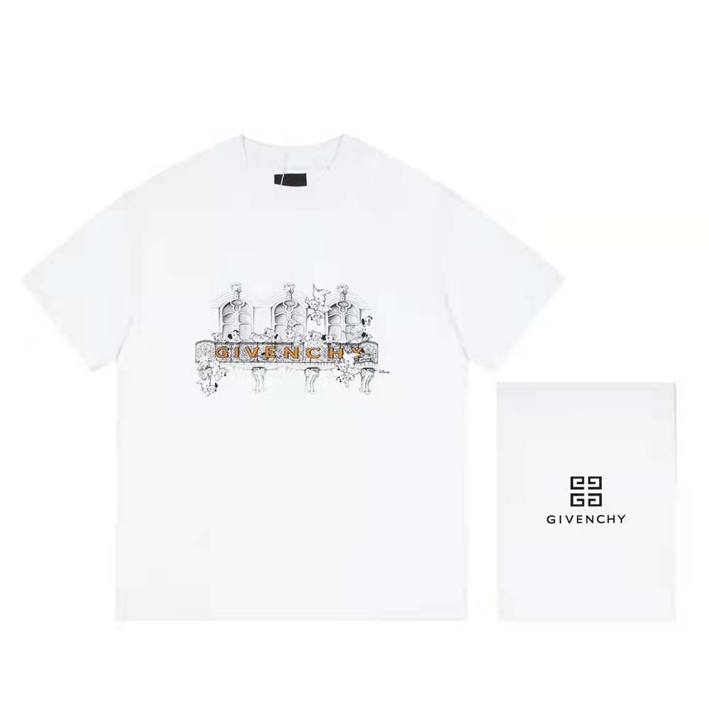 Close-up of Dalmatian print detail on Givenchy Men 101 Dalmatians T-shirt