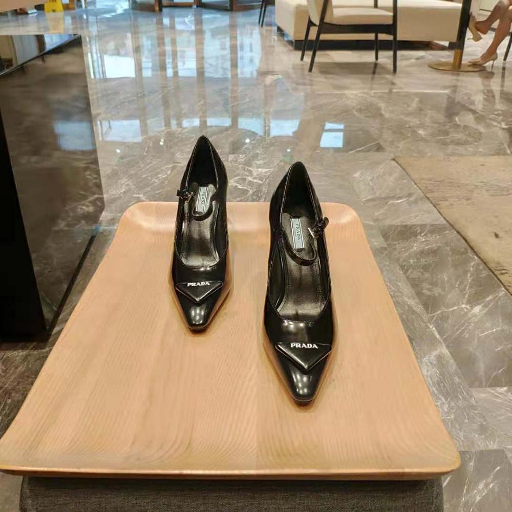 Close-up on leather-covered 95 mm heel on Prada Women Brushed Leather Pumps