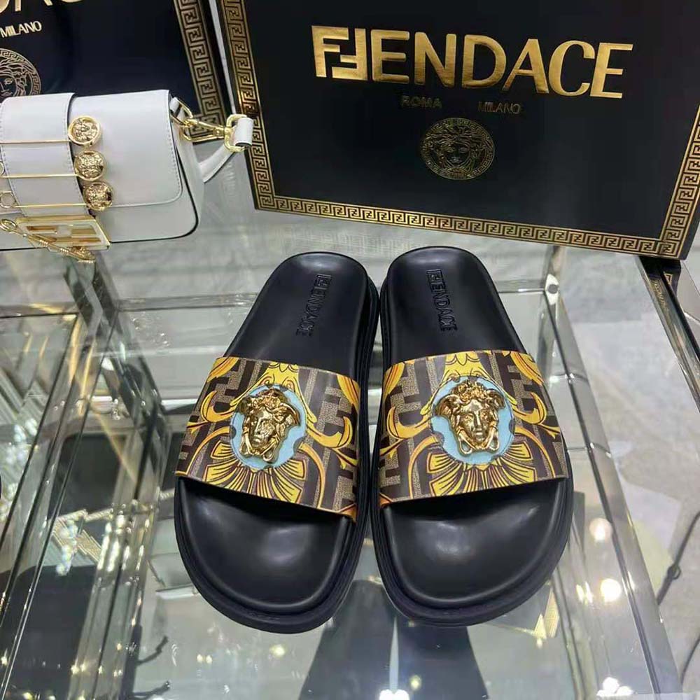Top view of Versace Unisex Fendace wild Baroque Sliders-Black highlighting Baroque print