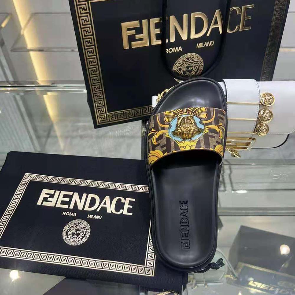 Versace Unisex Fendace wild Baroque Sliders-Black - image 6