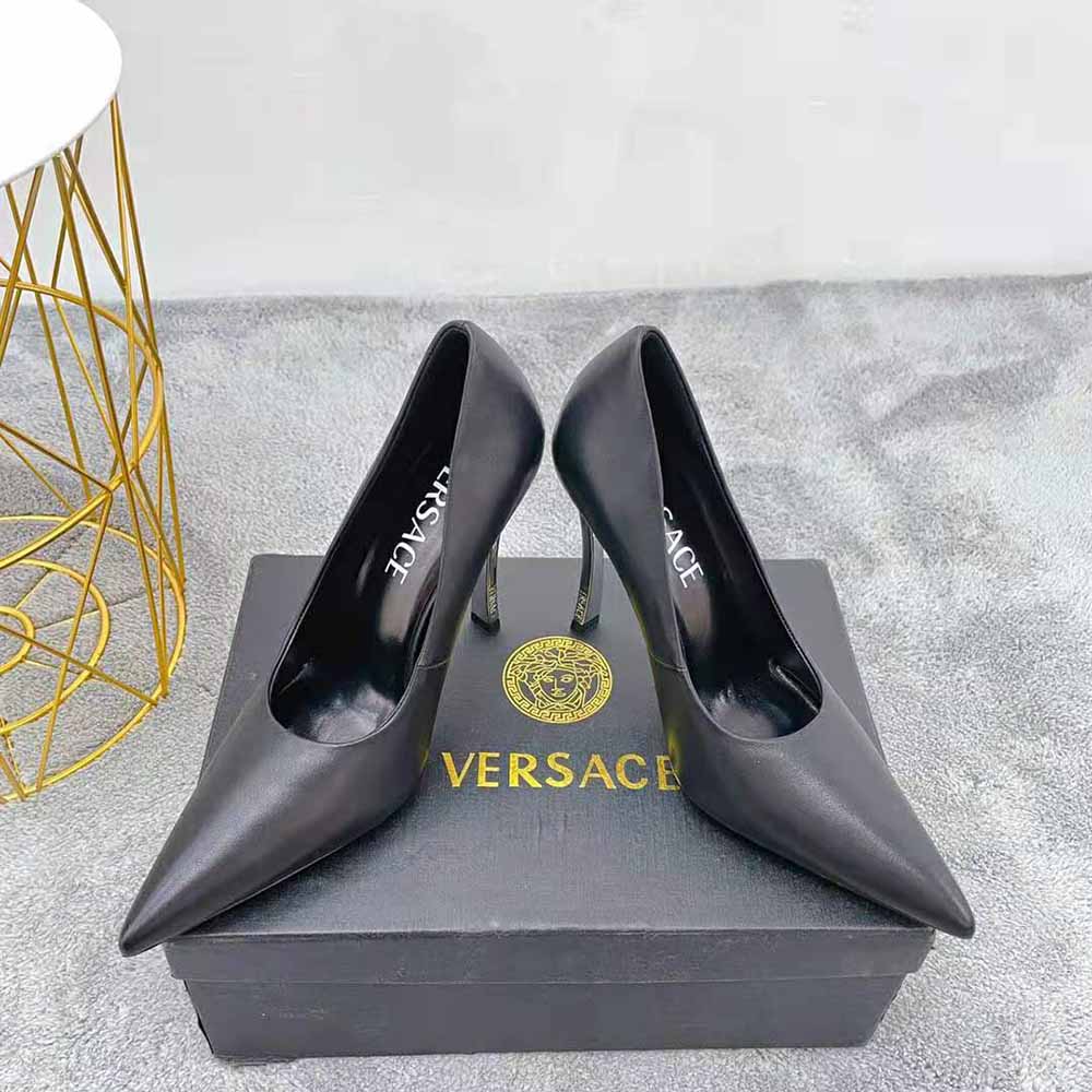Versace Women Pin-Point Pumps in Calf leather-Black - image 5