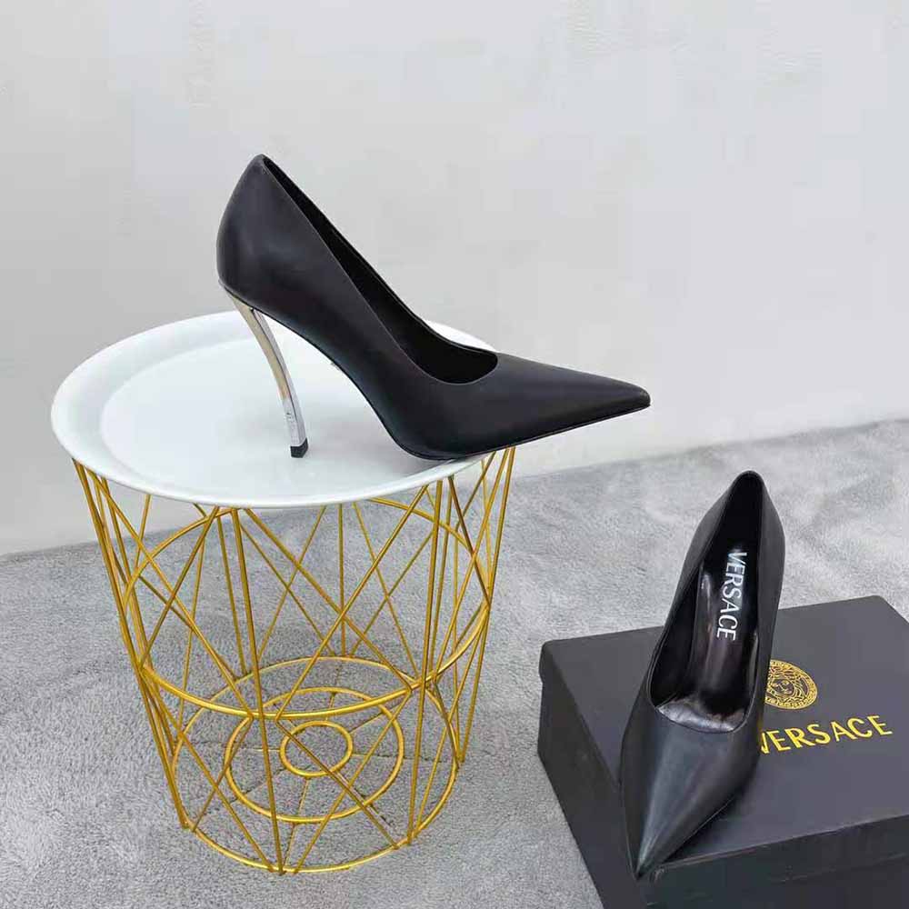 Versace Women Pin-Point Pumps in Calf leather-Black - image 8