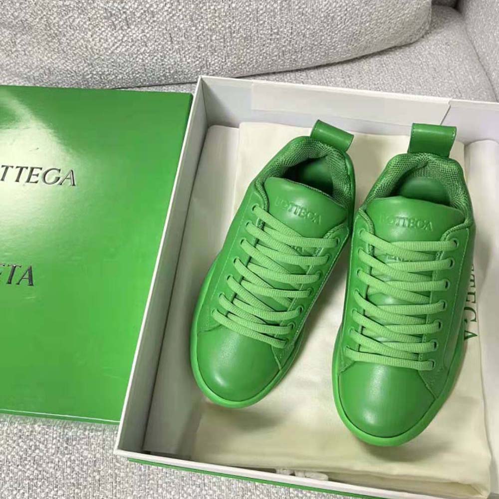 Close-up of padded leather and lace-up on Bottega Veneta Pillow Sneaker