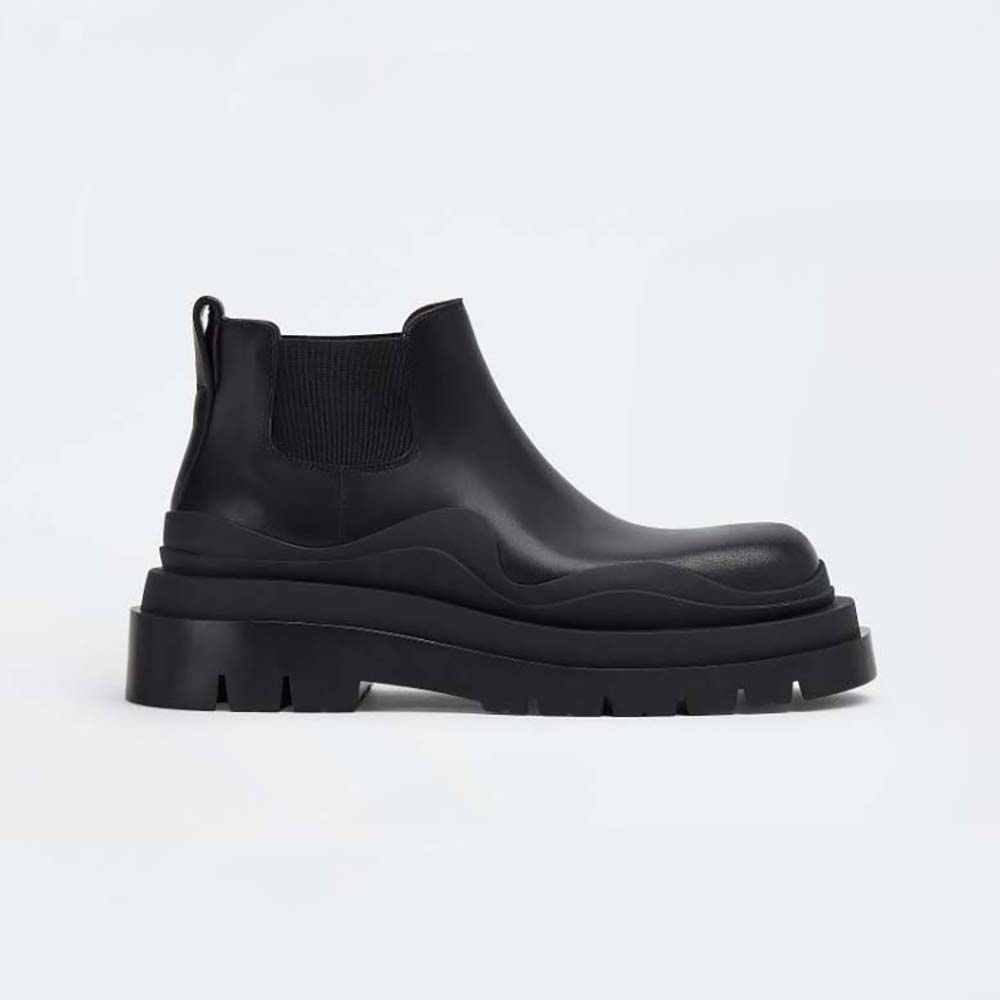 Side profile of Bottega Veneta Unisex Tire Ankle Chelsea Boot-Black