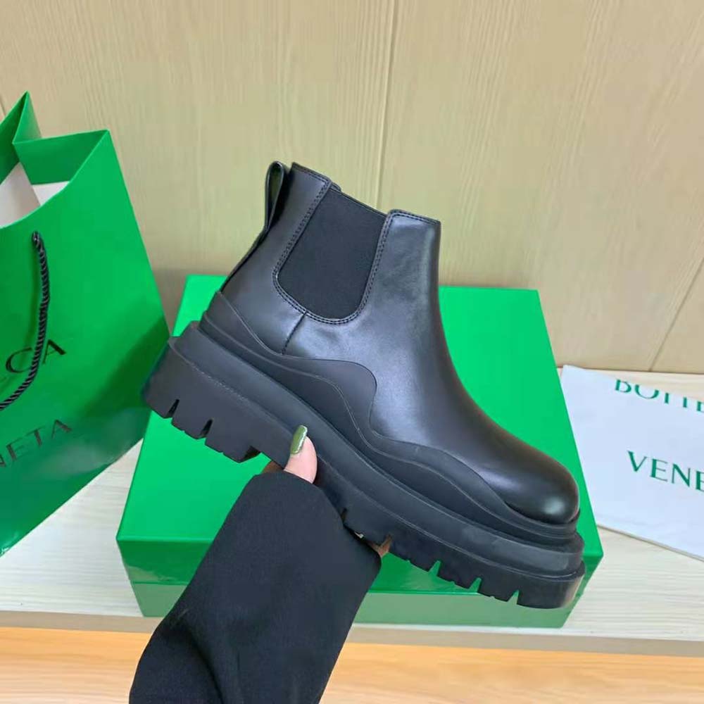 Bottega Veneta Unisex Tire Ankle Chelsea Boot-Black - image 8
