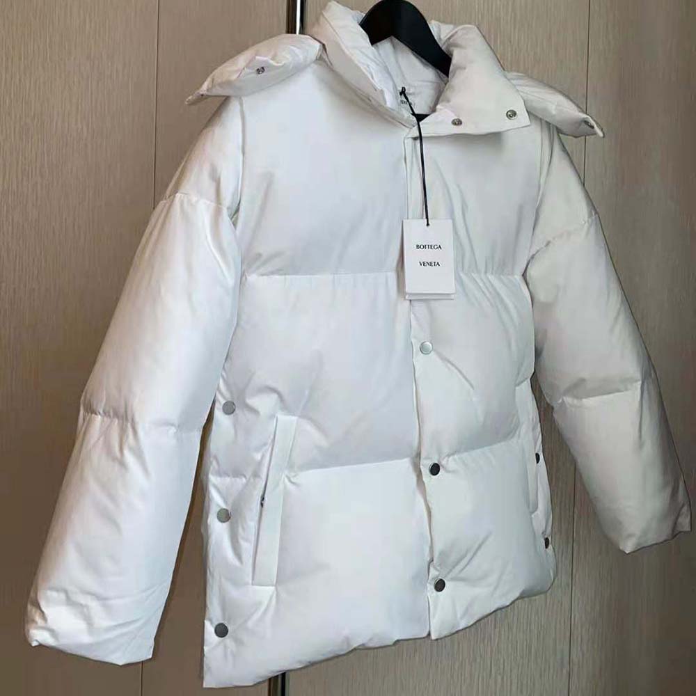 Side profile highlighting cropped silhouette of Bottega Veneta Frosted Poplin Puffer Jacket