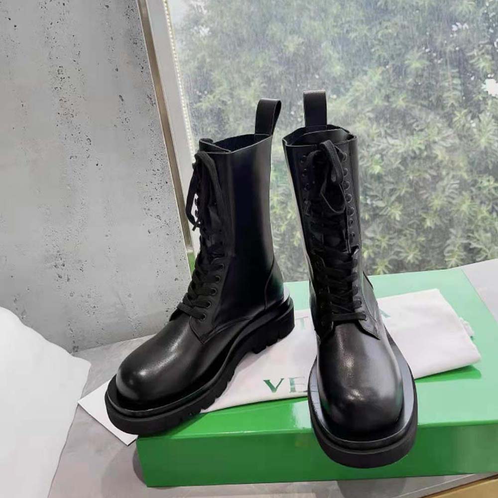 Sole detail showing lug tread on Bottega Veneta Unisex Black Boot