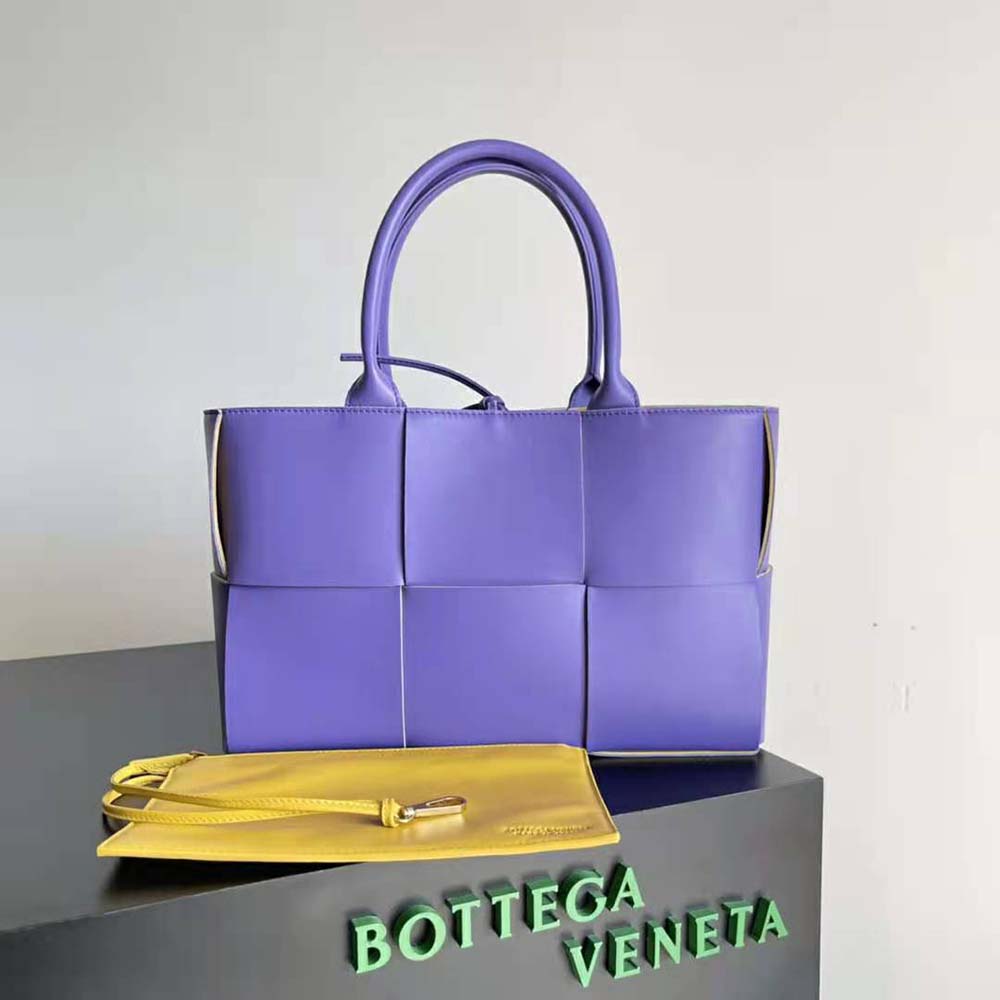 Close-up of woven leather detail on Bottega Veneta Women Mini Arco Tote Bag