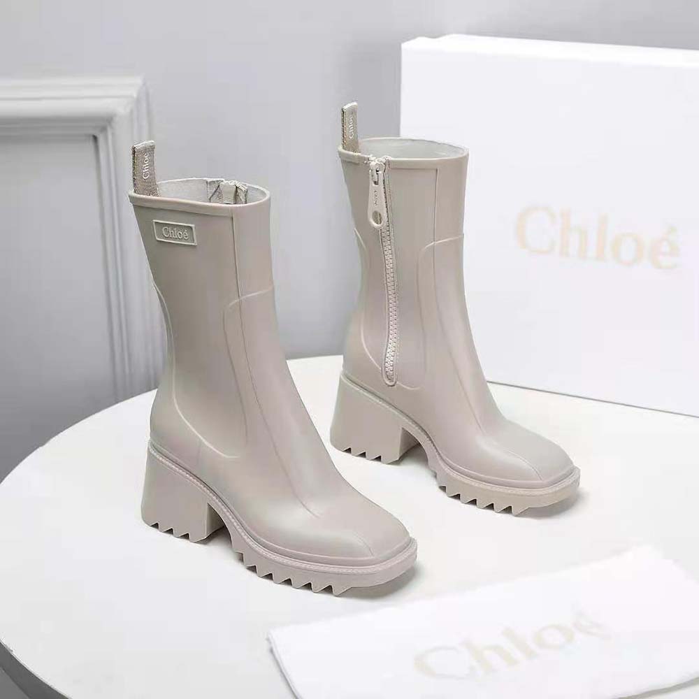 Rear view highlighting 50 mm block heel on Chloe Women Betty Rain Boot