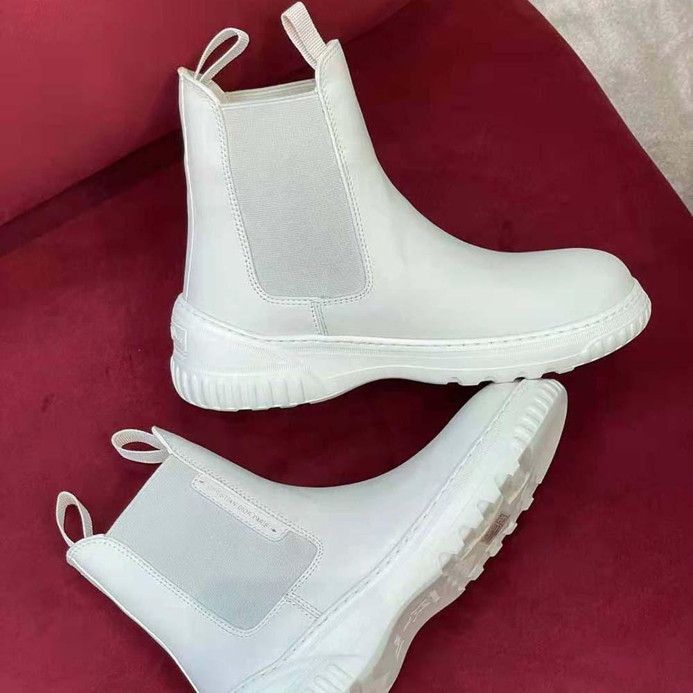 Top angle of Dior Men D-Racer Ankle Boot White Calfskin lace-up detail