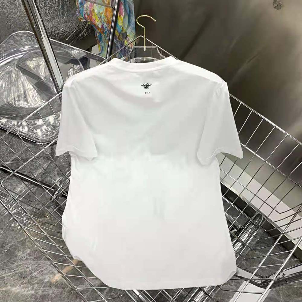 Side angle showing relaxed silhouette of Dior Women ‘C’Est Non Non Non Et Non’ T-shirt