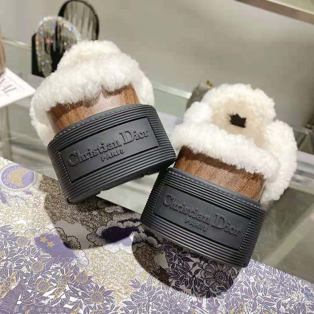 Dior Women Diorquake Clog Black Calfskin and White Shearling - image 9