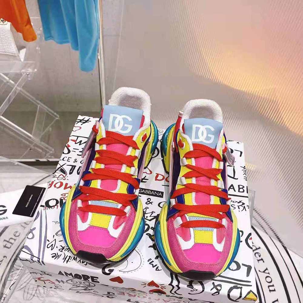 Close-up of metallic D&G logo hardware on pink Airmaster Sneakers