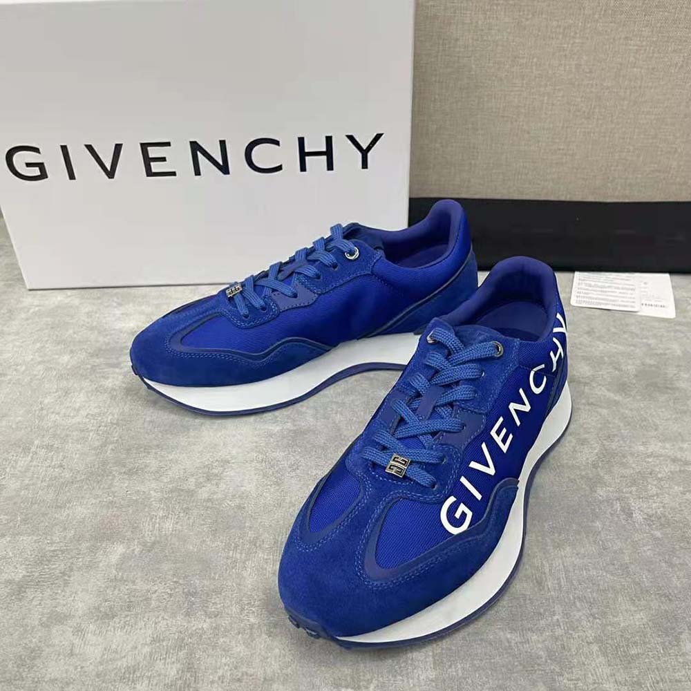Top view highlighting lace closure on Givenchy Men GIV Runner Sneakers