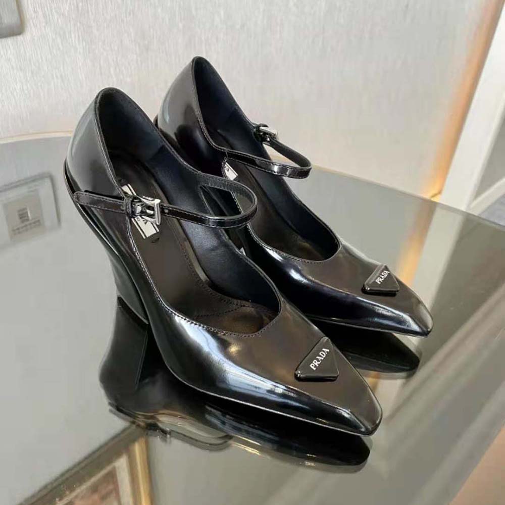 Close-up of brushed leather texture on Prada Women Brushed Leather Pumps-Black