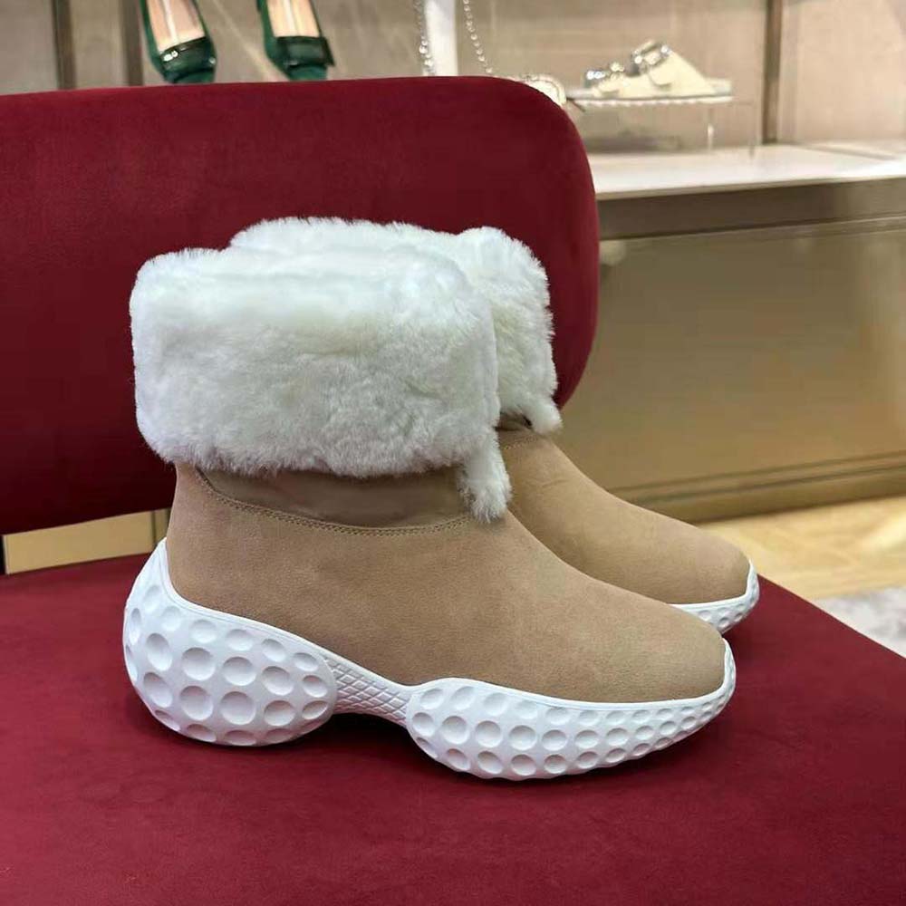 Top angle showing fur lining inside Roger Vivier Women Viv’ Run Light Fur Ankle Boots