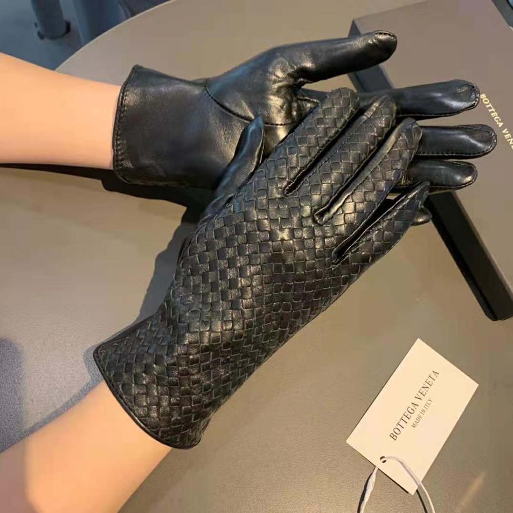 Bottega Veneta Women Intrecciato Leather Gloves-Black - image 6