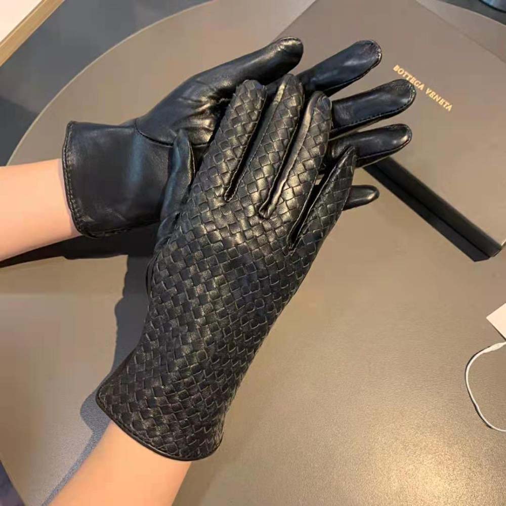 Bottega Veneta Women Intrecciato Leather Gloves-Black - image 7