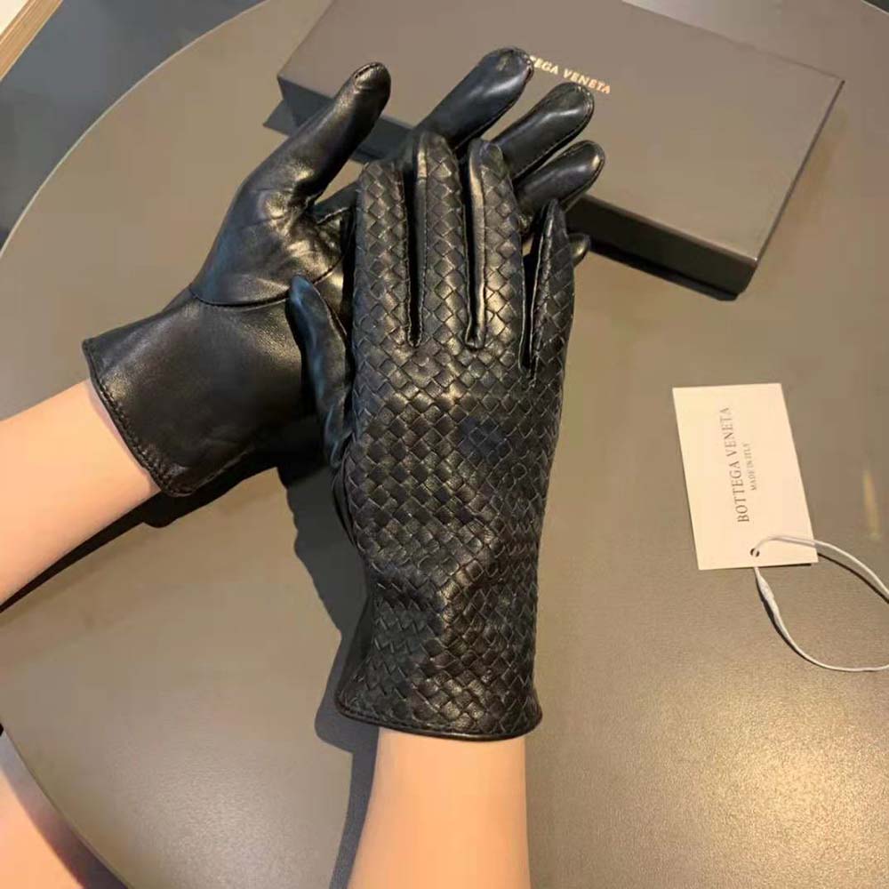 Bottega Veneta Women Intrecciato Leather Gloves-Black - image 8