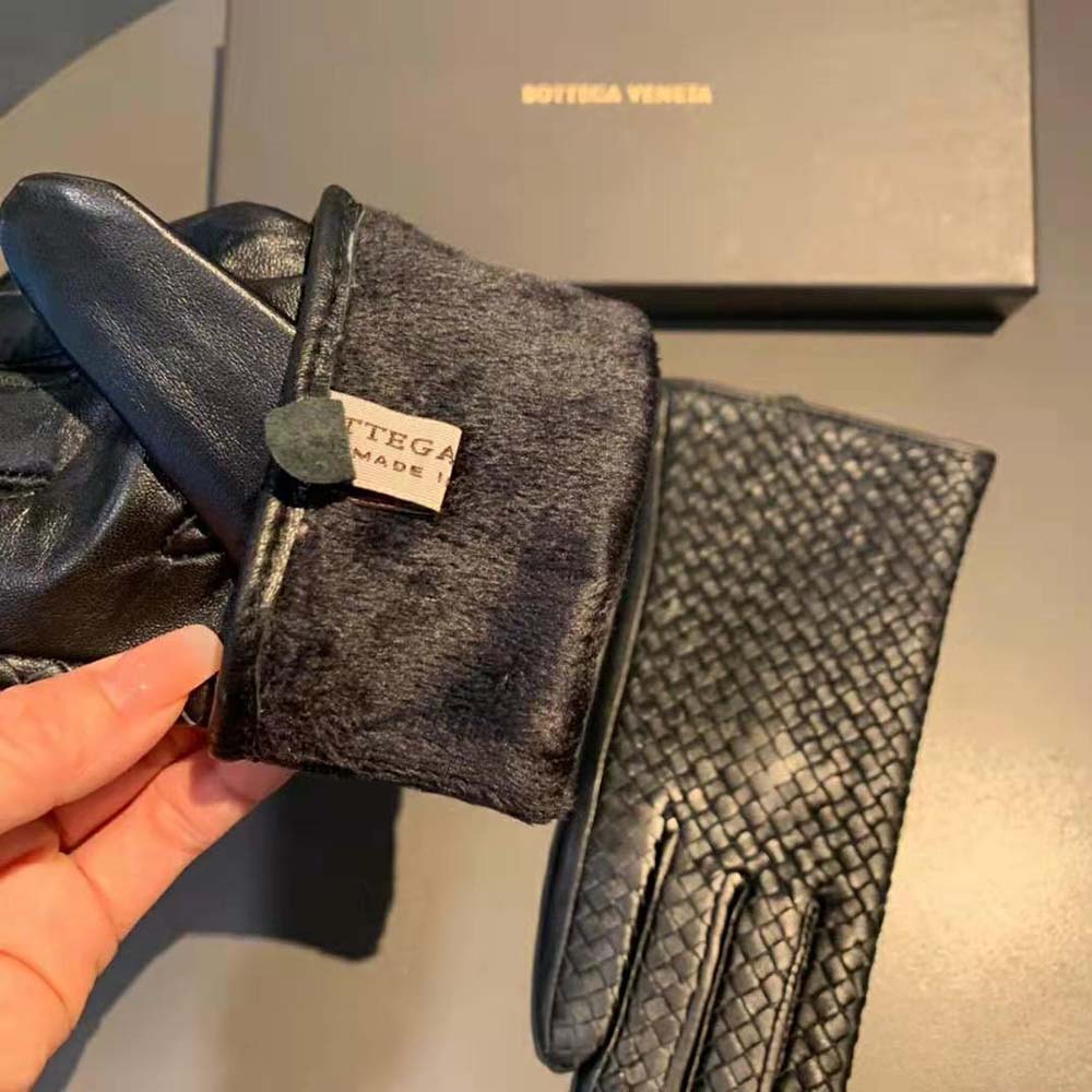 Bottega Veneta Women Intrecciato Leather Gloves-Black - image 5