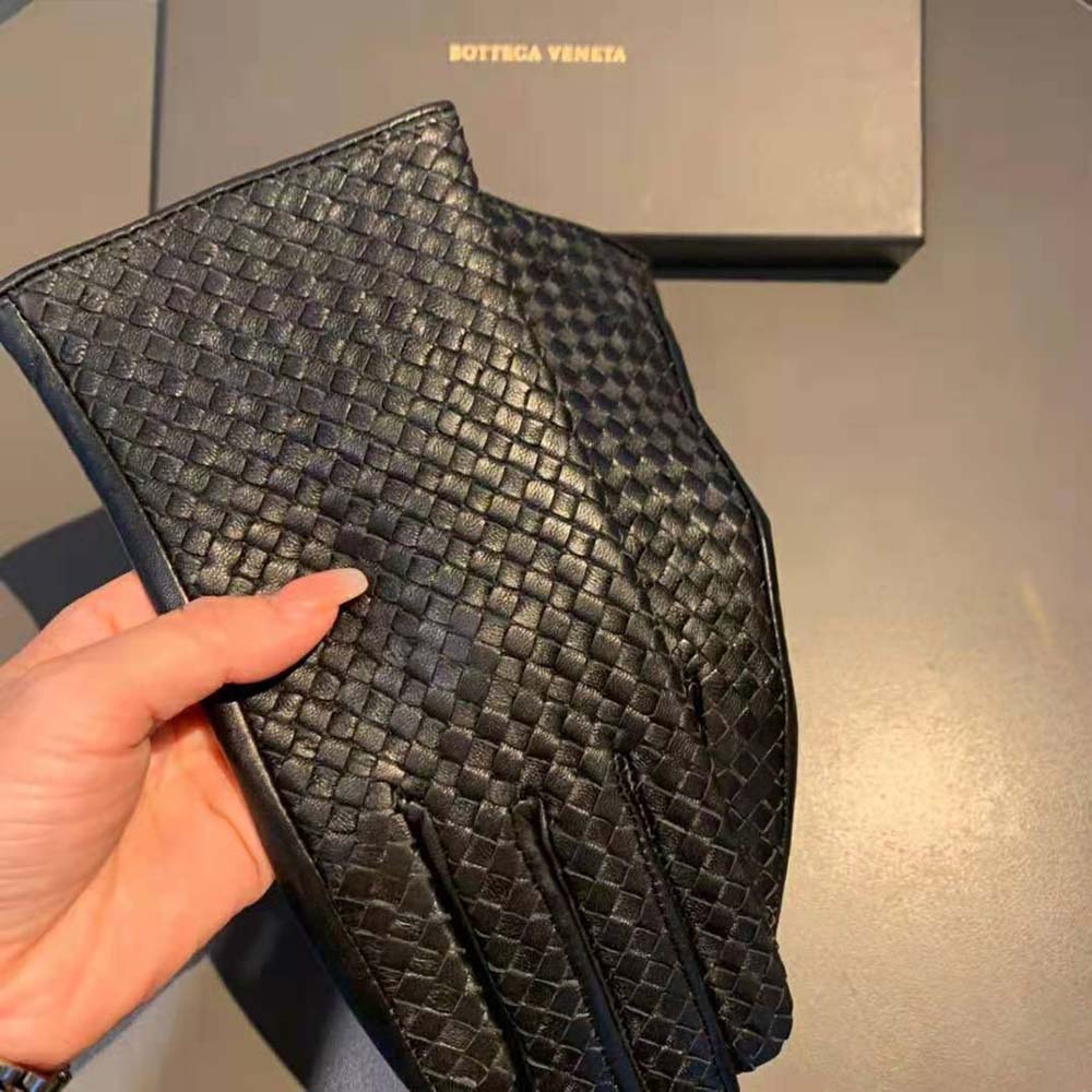Bottega Veneta Women Intrecciato Leather Gloves-Black - image 4