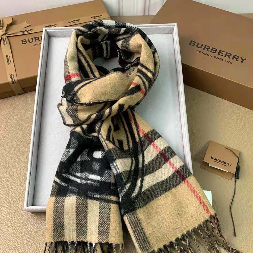 Fringed edge detail on Burberry Women Montage Print Cashmere Scarf-Black showcasing craftsmanship