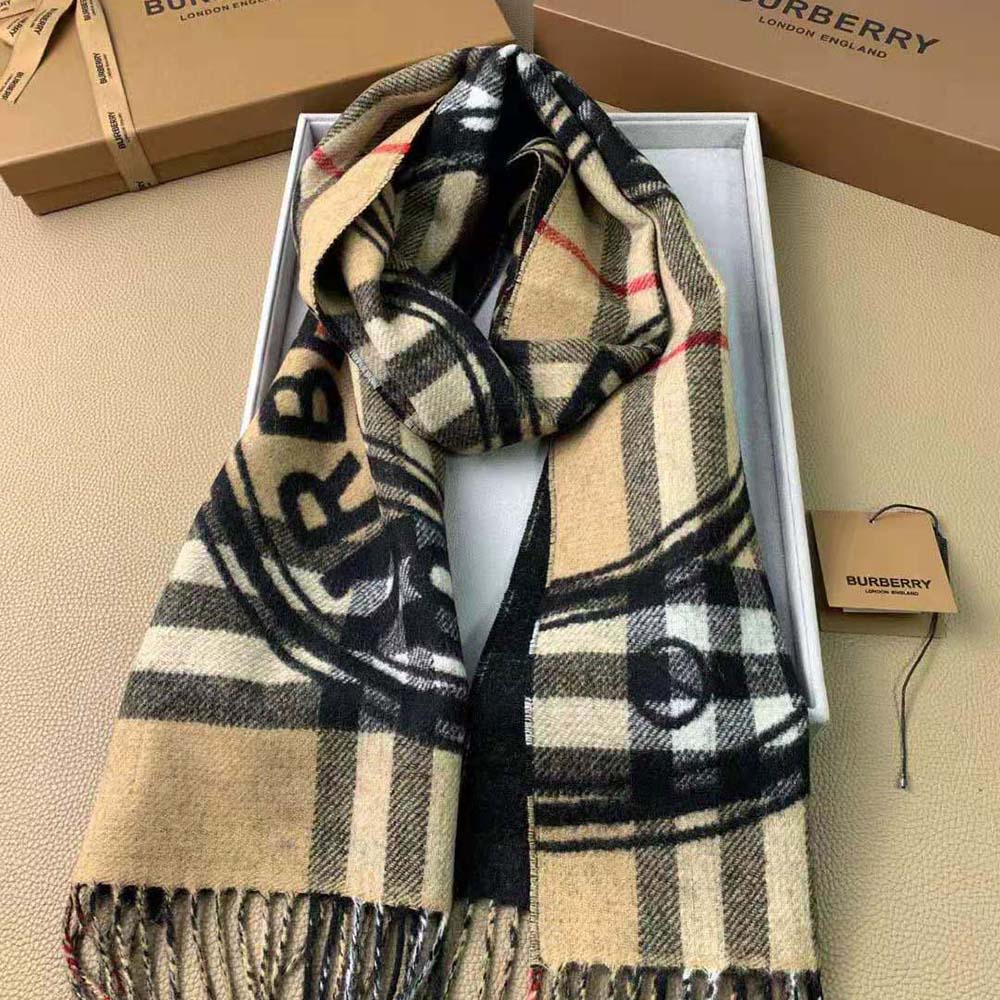 Close-up detail of cashmere texture and montage print on Burberry Women Montage Print Cashmere Scarf-Black