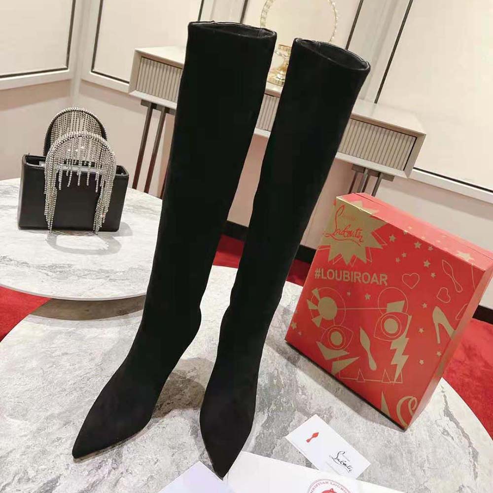 Close-up of signature red sole on Christian Louboutin Women Lipbotta heel