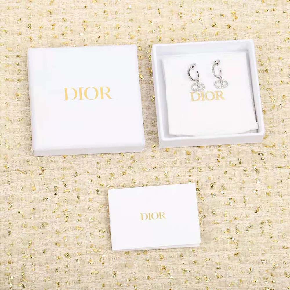 Close-up detail of silver-tone crystals on Dior Women Clair D Lune Earrings