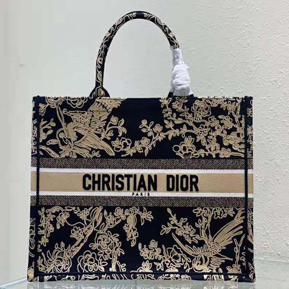 Close-up of embroidered velvet and metallic thread on Dior Women Large Dior Book Tote Black